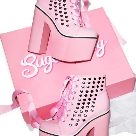 SugarBaby Kawaii Sweet Street Platforms NWB Size 9 Dolls Kill Pink Stud - Picture 3 of 7